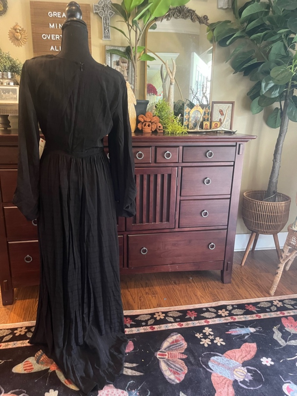 Aura Black Maxi Dress with Front Cutout - Picture 3 of 6
